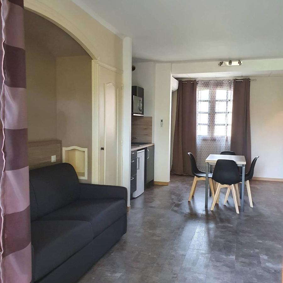 Auberge De La Tour -Appartements- Valros ภายนอก รูปภาพ