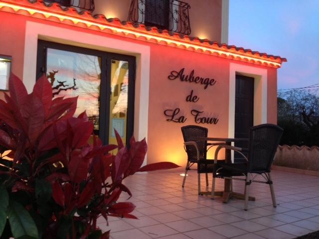 Auberge De La Tour -Appartements- Valros ภายนอก รูปภาพ