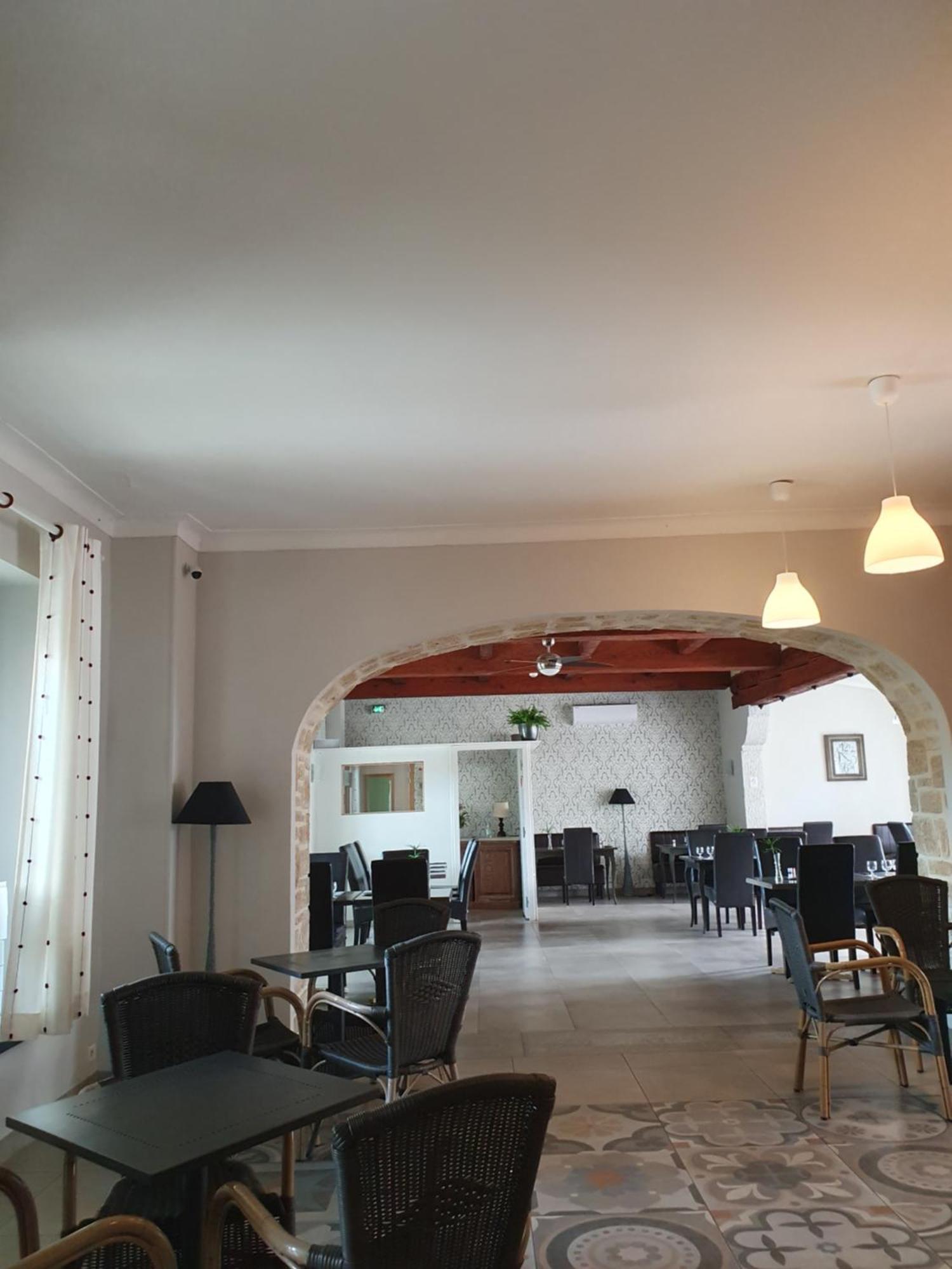 Auberge De La Tour -Appartements- Valros ภายนอก รูปภาพ