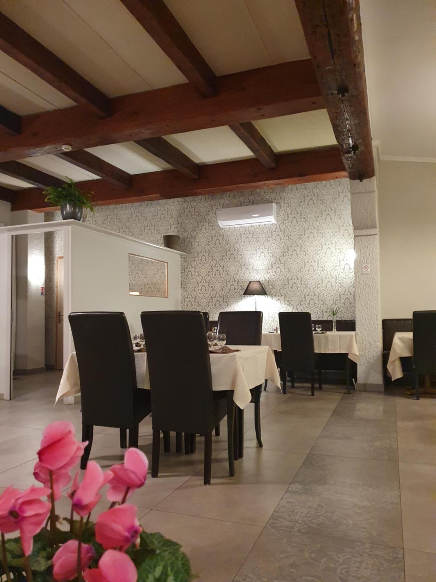 Auberge De La Tour -Appartements- Valros ภายนอก รูปภาพ