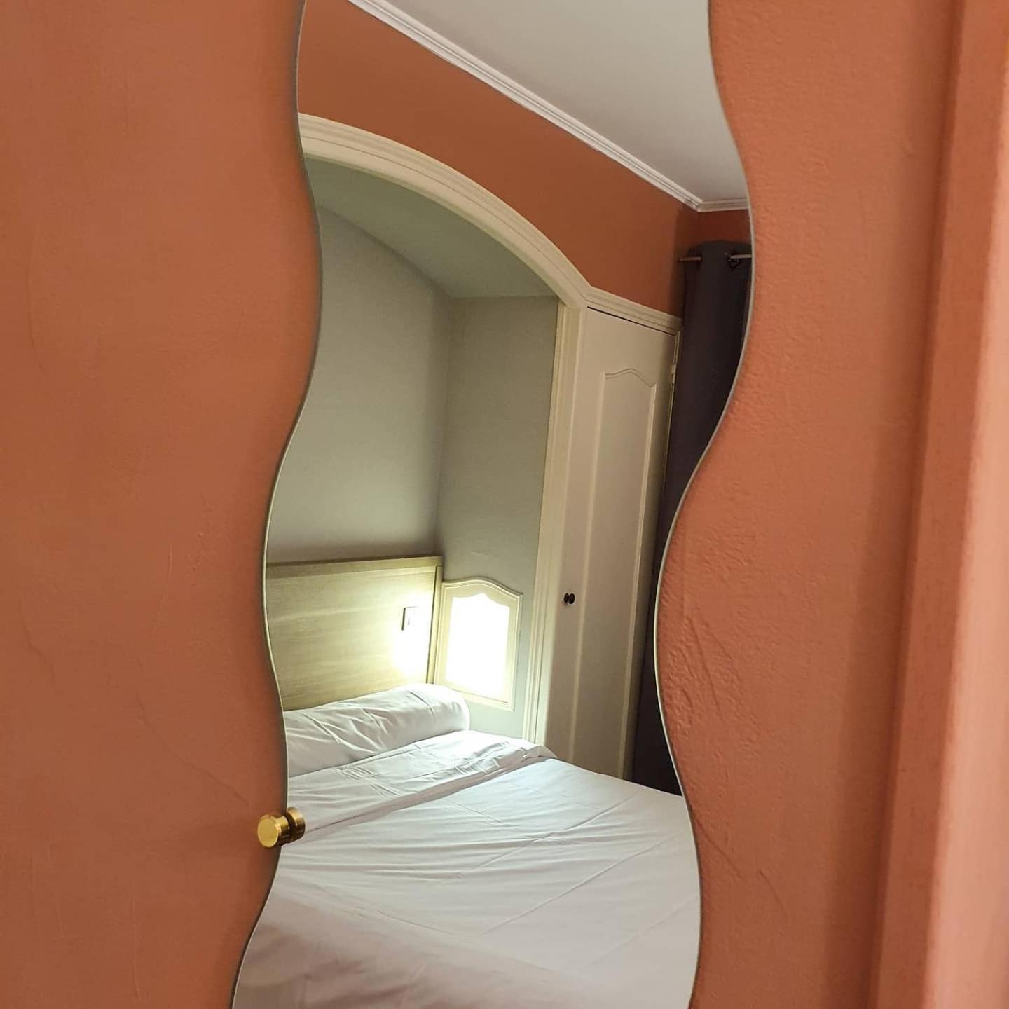 Auberge De La Tour -Appartements- Valros ภายนอก รูปภาพ